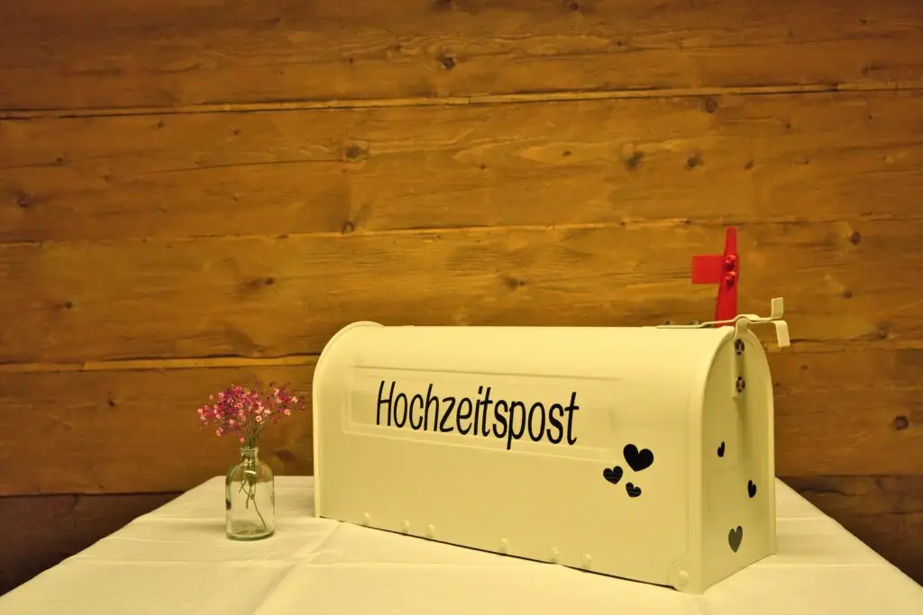US- Hochzeitspost Weiß/Schwarz