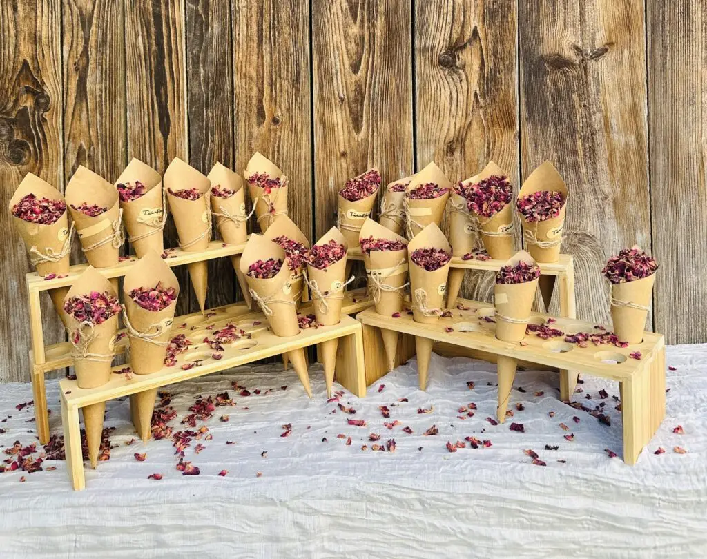Spitztüten-Halter aus Holz